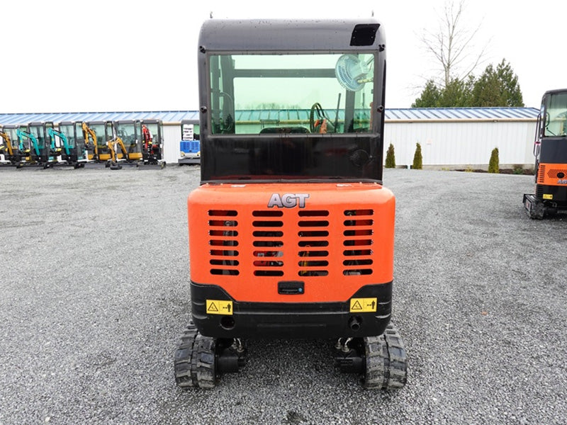 2.5 Ton Mini Excavator Rato Engine 21kW Gasoline Excavator Mini Digger With Hydraulic Thumb Digger QNT50R