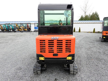 2.5 Ton Mini Excavator Rato Engine 21kW Gasoline Excavator Mini Digger With Hydraulic Thumb Digger QNT50R