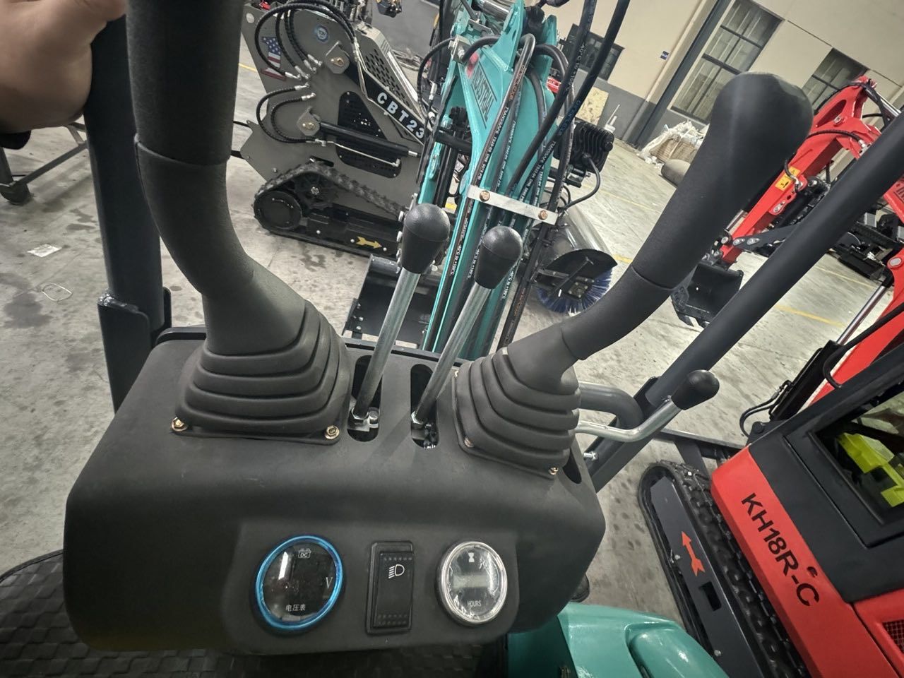 1 Ton Mini Excavator with Hydraulic Thumb Gasoline RATO Engine KH16R