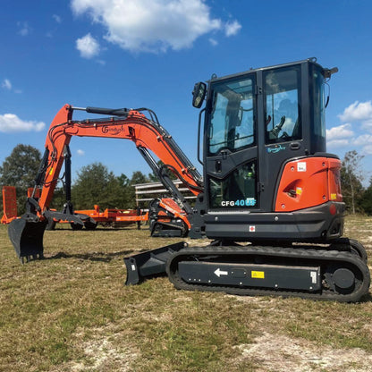 4 Ton Mini Excavator with Kubota Diesel Engine, Cabin/Canopy, Hydraulic Thumb | CFG-40UF