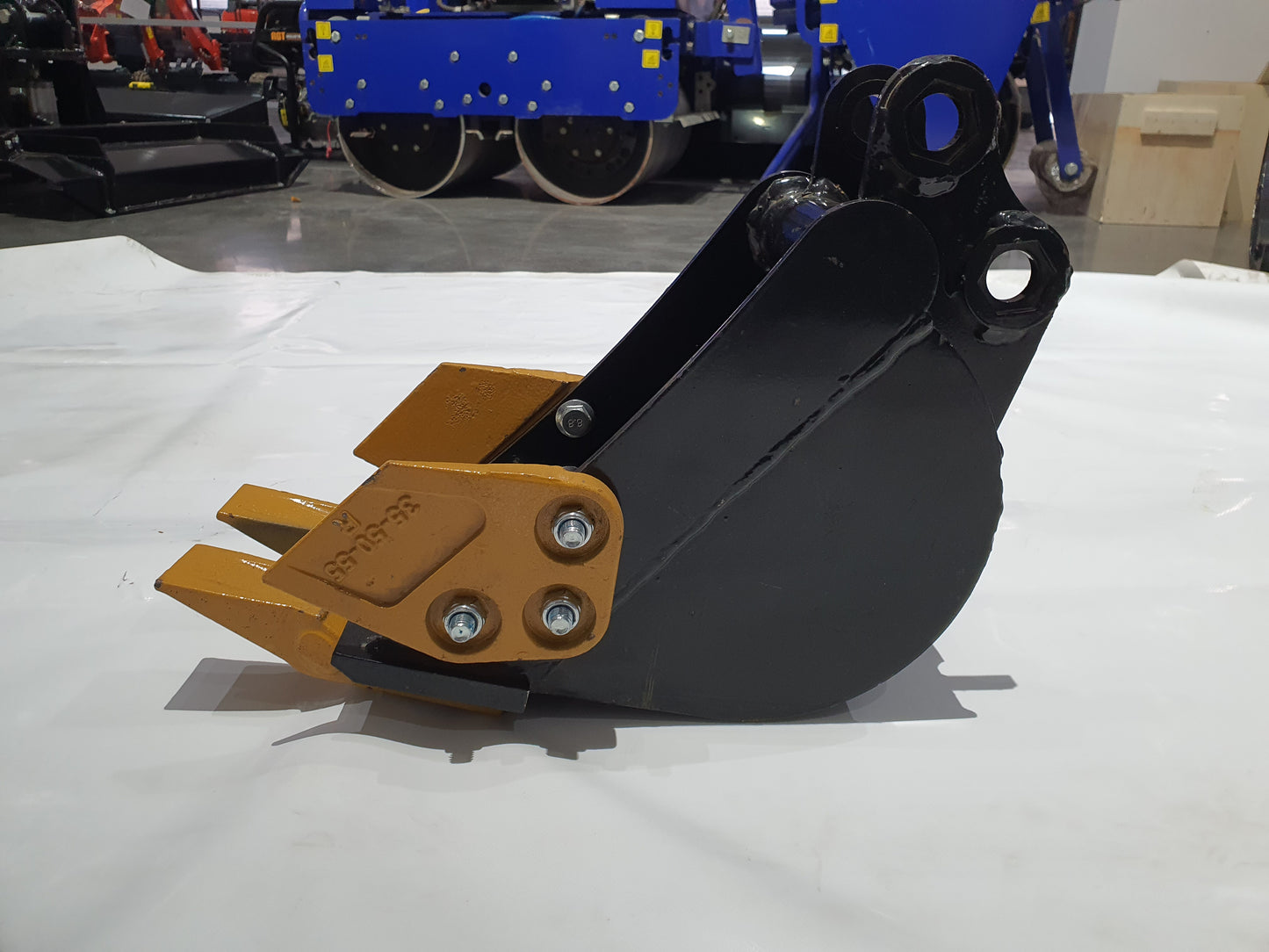 10" Bucket with teeth Digger Attachmentfor Excavators  |AGT-12EX-WD10