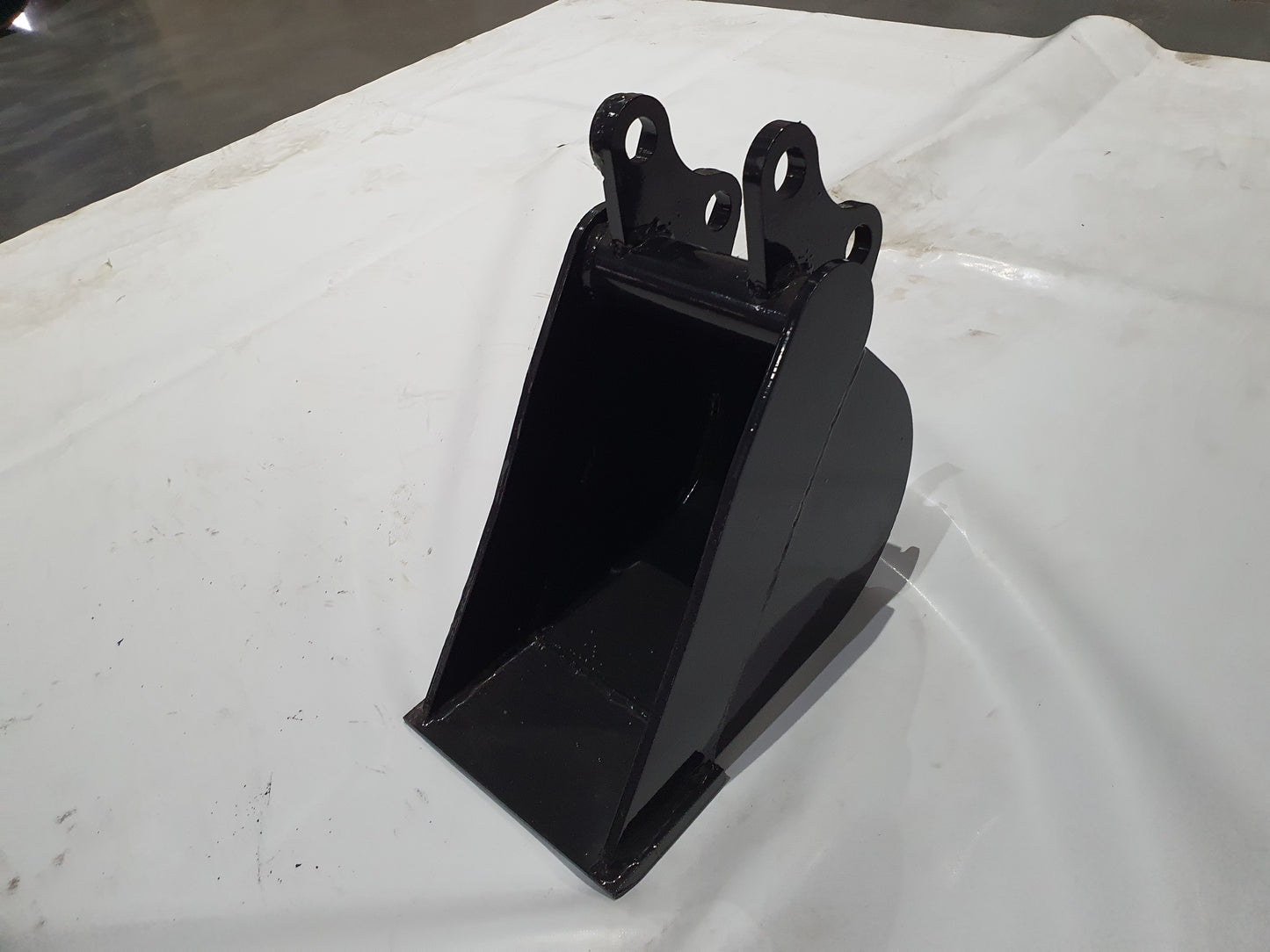 AGT New 8 in Toothless Bucket withoutTeeth 200MM for 1-2 ton Mini Excavator | 12EX-WD08B