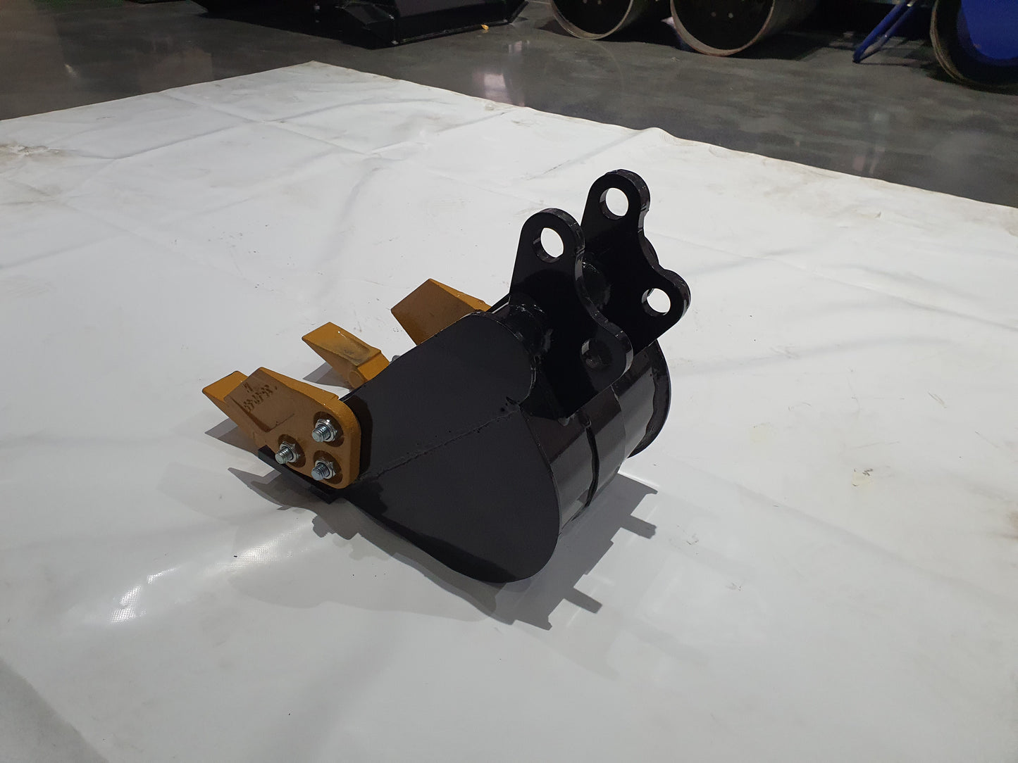 12in Tooth Bucket with Teeth For H12/QH12 Mini Excavator Digger Attachment| AGT-12EX-WD12