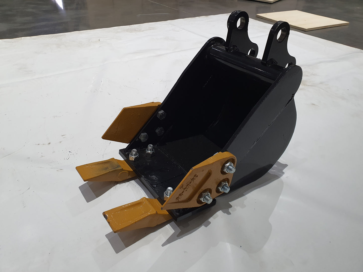 12in Tooth Bucket with Teeth For H12/QH12 Mini Excavator Digger Attachment| AGT-12EX-WD12