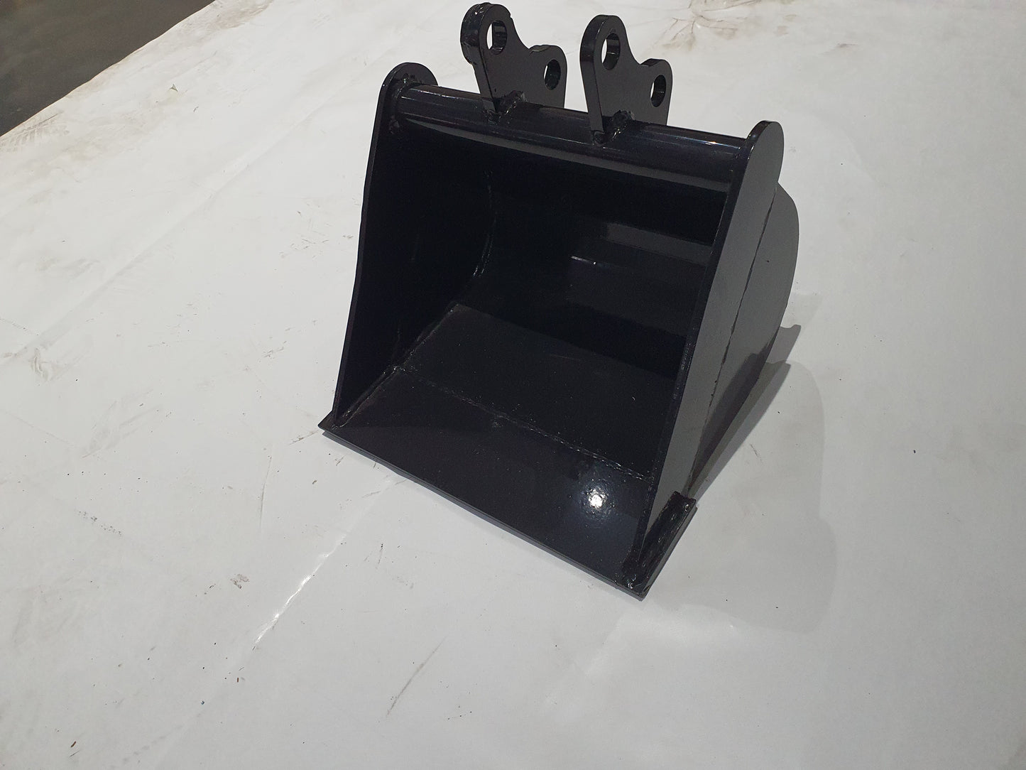 AGT 15in Mini Excavator Toothless Bucket without Teeth Buckets Black | 12EX-WD15B