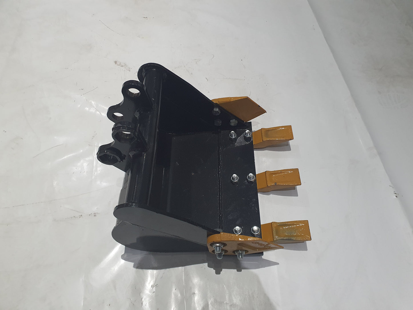 16" Bucket With Teeth For AGT Mini Excavators AGT-12EX-WD16