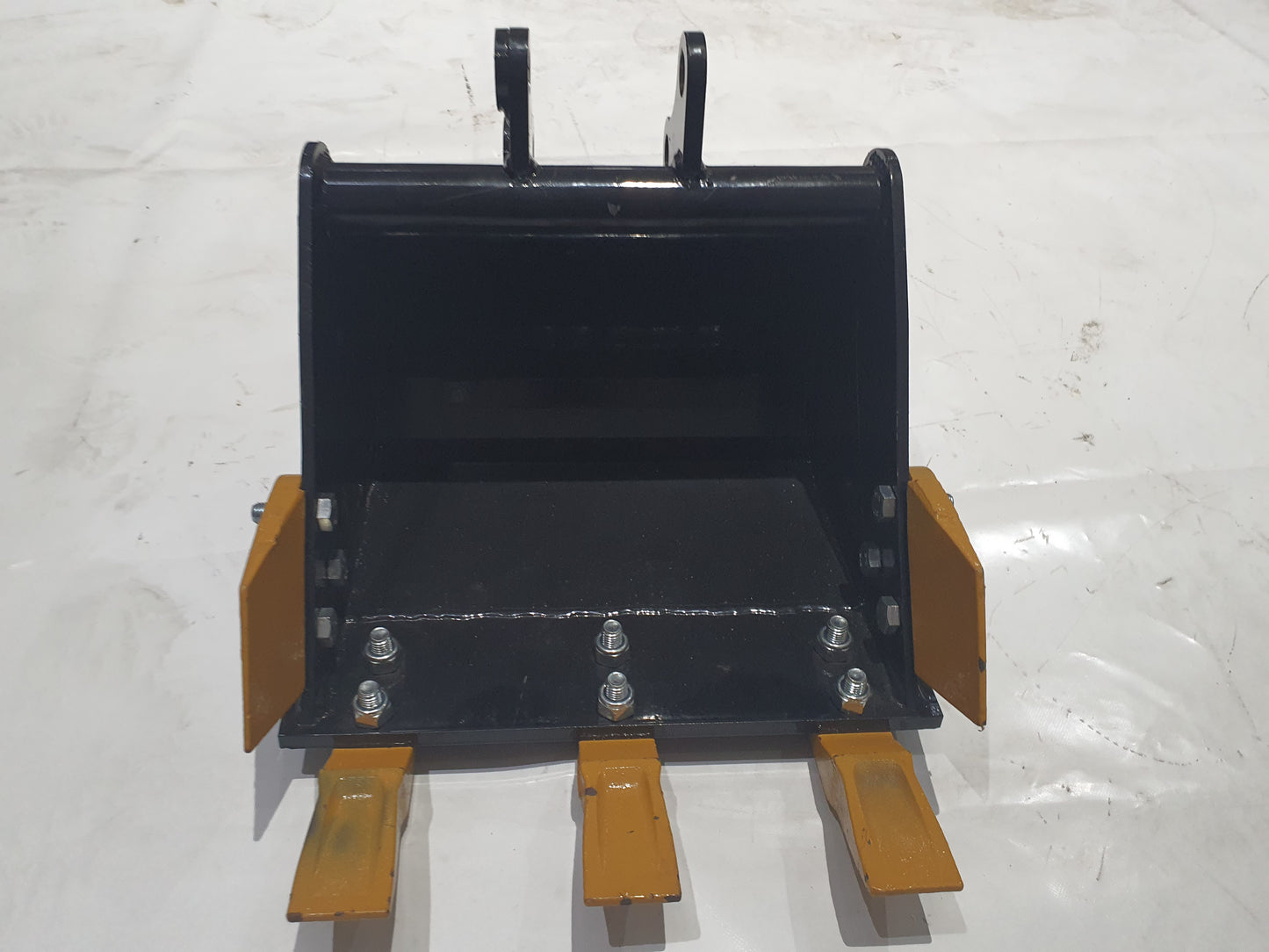 16" Bucket With Teeth For AGT Mini Excavators AGT-12EX-WD16