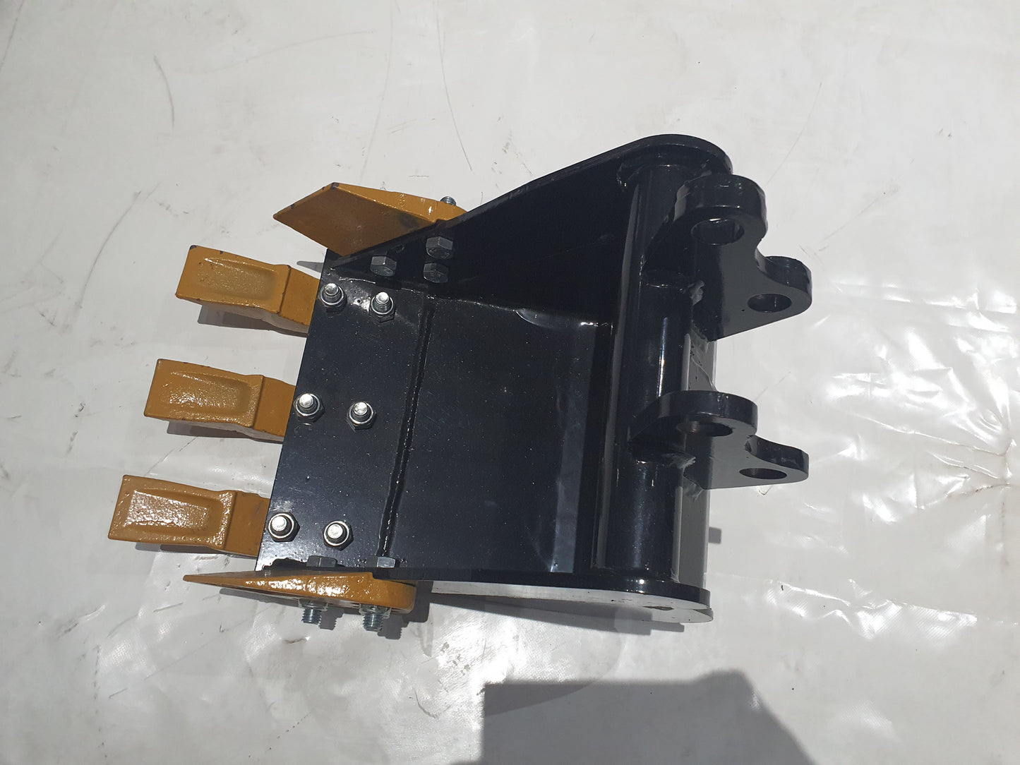 16" Bucket With Teeth For AGT Mini Excavators AGT-12EX-WD16