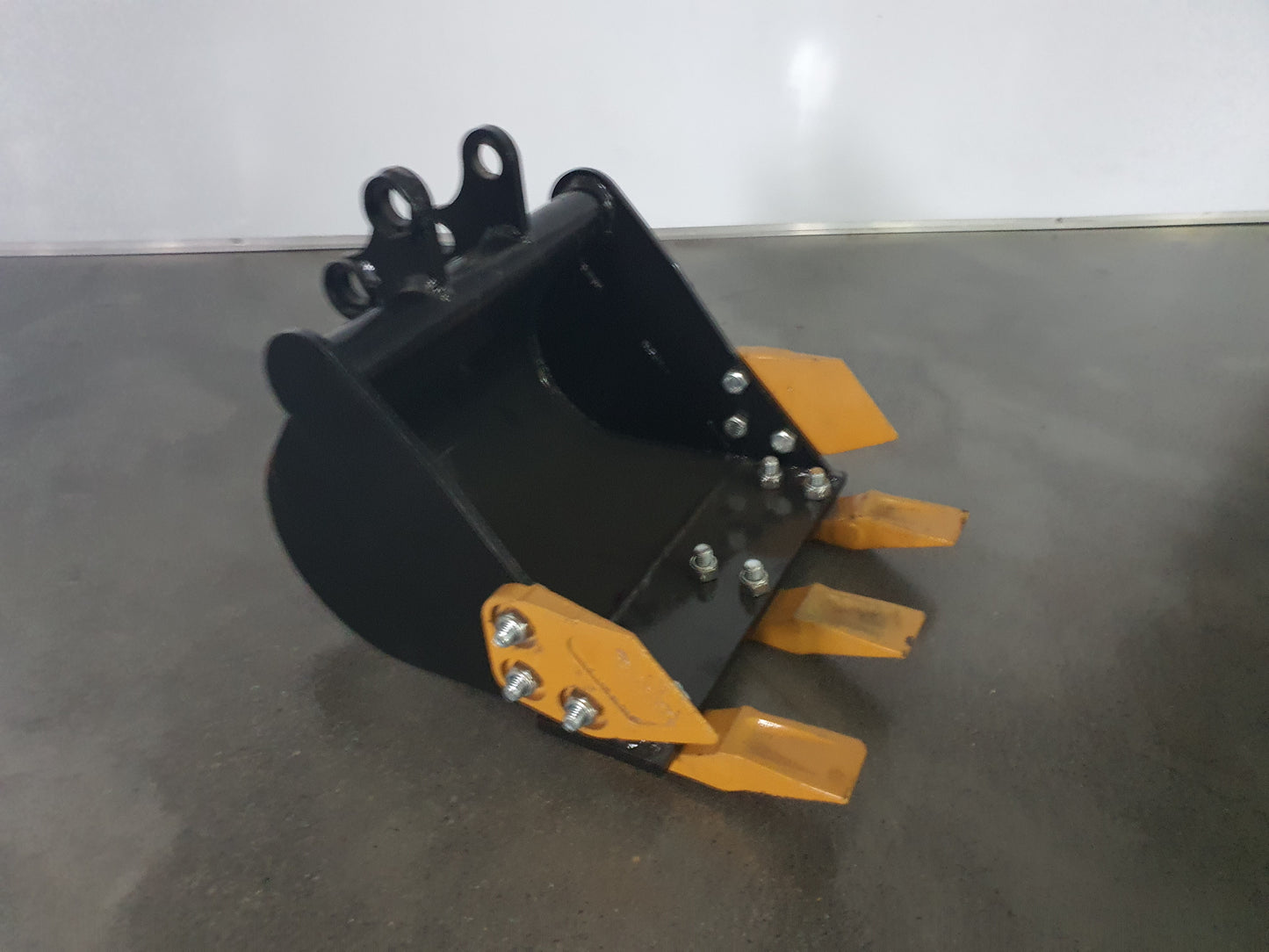 24" Bucket With Teeth For 1 Ton 2 Ton MiniExcavator AGT-12EX-WD24