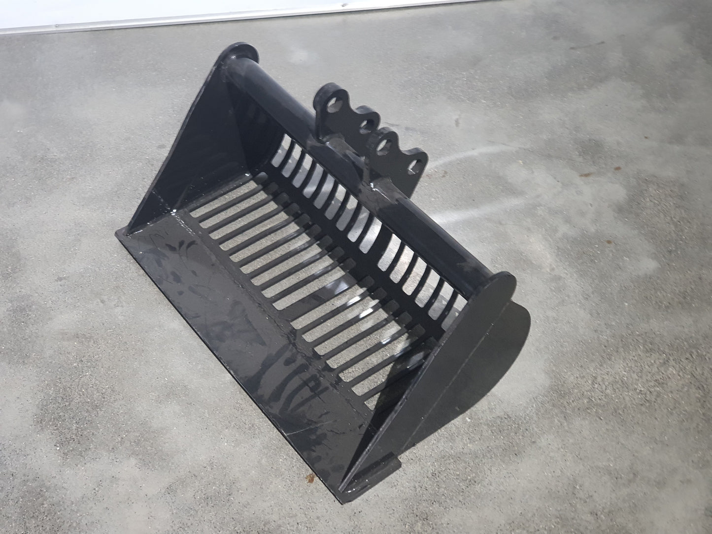 24" Riddle Bucket Skeleton Bucket For 1-2 TonMini Excavators |AGT-12EX-LD24B