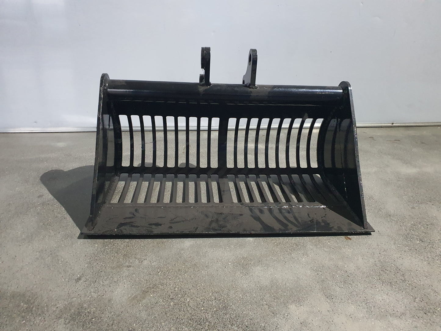 24" Riddle Bucket Skeleton Bucket For 1-2 TonMini Excavators |AGT-12EX-LD24B