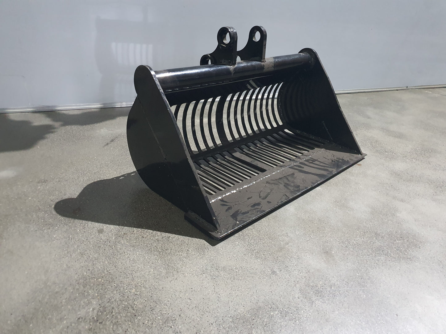 24" Riddle Bucket Skeleton Bucket For 1-2 TonMini Excavators |AGT-12EX-LD24B