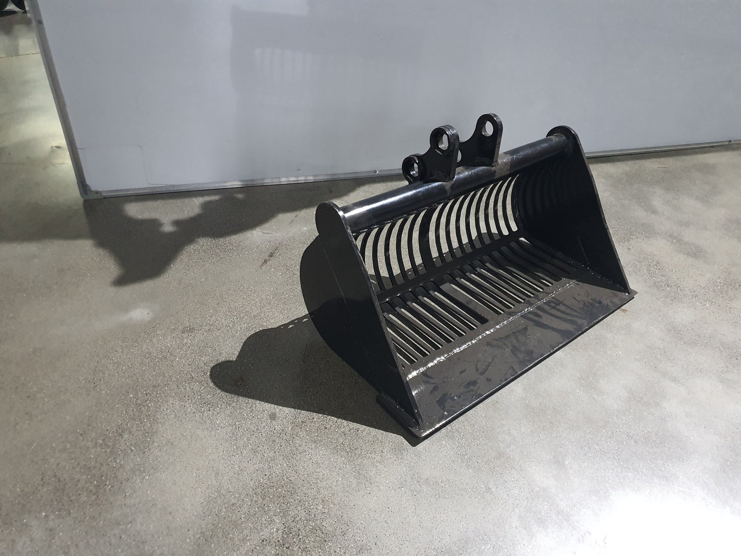 24" Riddle Bucket Skeleton Bucket For 1-2 TonMini Excavators |AGT-12EX-LD24B