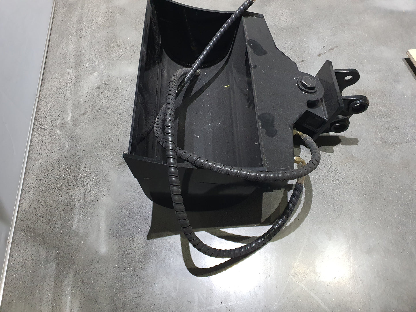 Tilt Bucket 24" 32“ and 40”  for AGT Mini Excavators 12EX-QXD