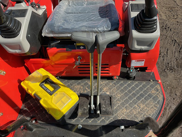 2.8 Ton Kubota Diesel Engine Minexcavator W/ Enclosed Cab QK30K