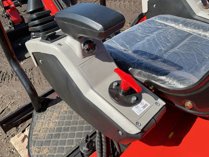 2.8 Ton Kubota Diesel Engine Minexcavator W/ Enclosed Cab QK30K