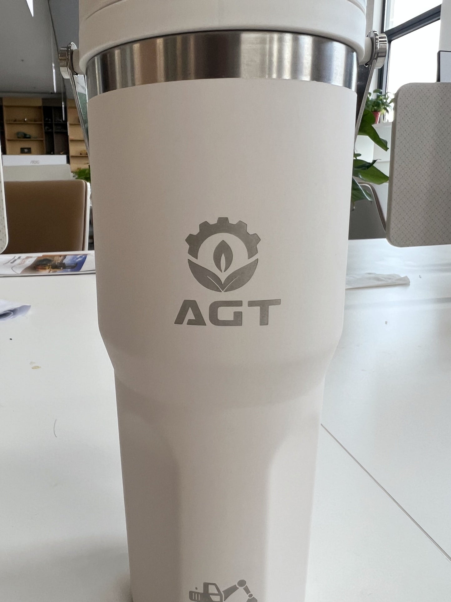 AGT Industrial Heavy Duty Stainless Steel Vacuum Insulated Tumbler Travel Mug | BWB-GL-322L