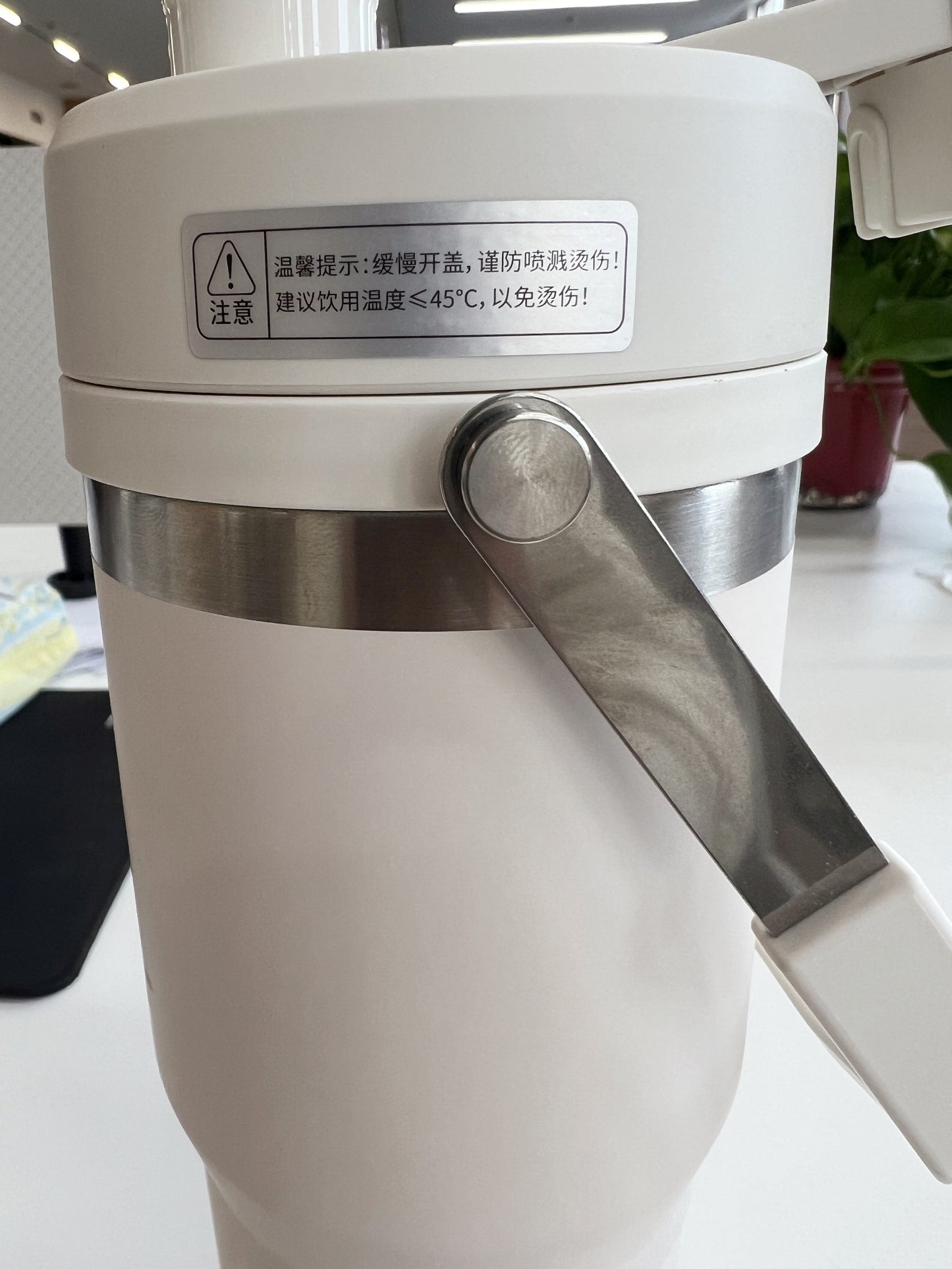 AGT Industrial Heavy Duty Stainless Steel Vacuum Insulated Tumbler Travel Mug | BWB-GL-322L