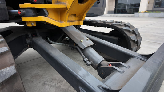 2.8 Ton Yanmar Diesel Engine Miniexcavator W/ Hydraulic Thumb CFG-STE35SR