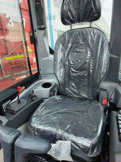 3.5 TON KUBOTA DIESEL ENGINE MINI EXCAVATOR W/ HYDRAULIC THUMB CFG35UF